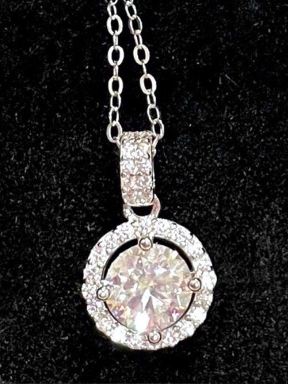 NIB 1Ct Moissanite Lab Created Diamond Halo Necklace. 925 Silver Set & Chain.